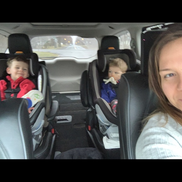 Meet your Posher, Stephanie - Picture 2 of 6